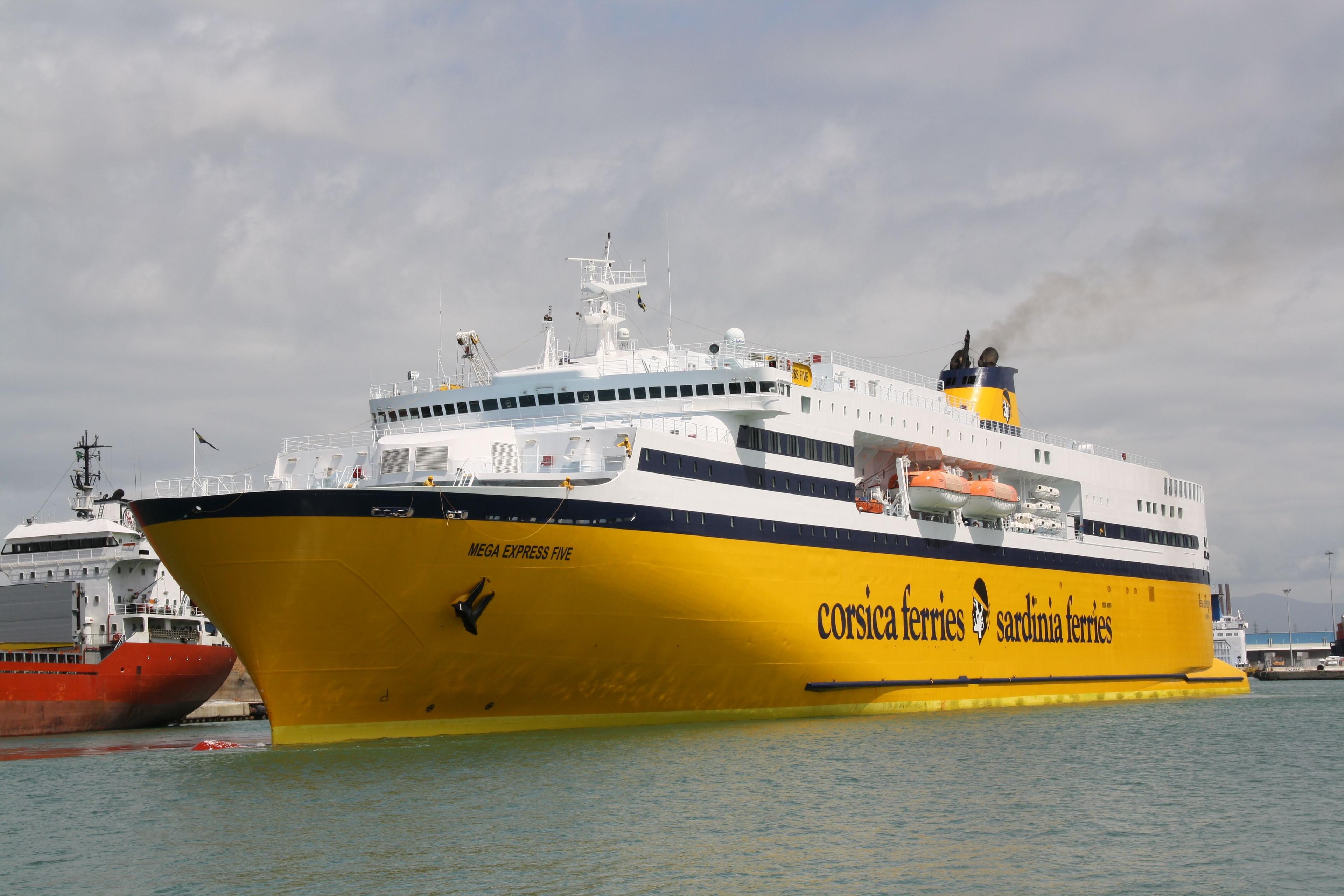 Ferry Ile Rousse Tolón